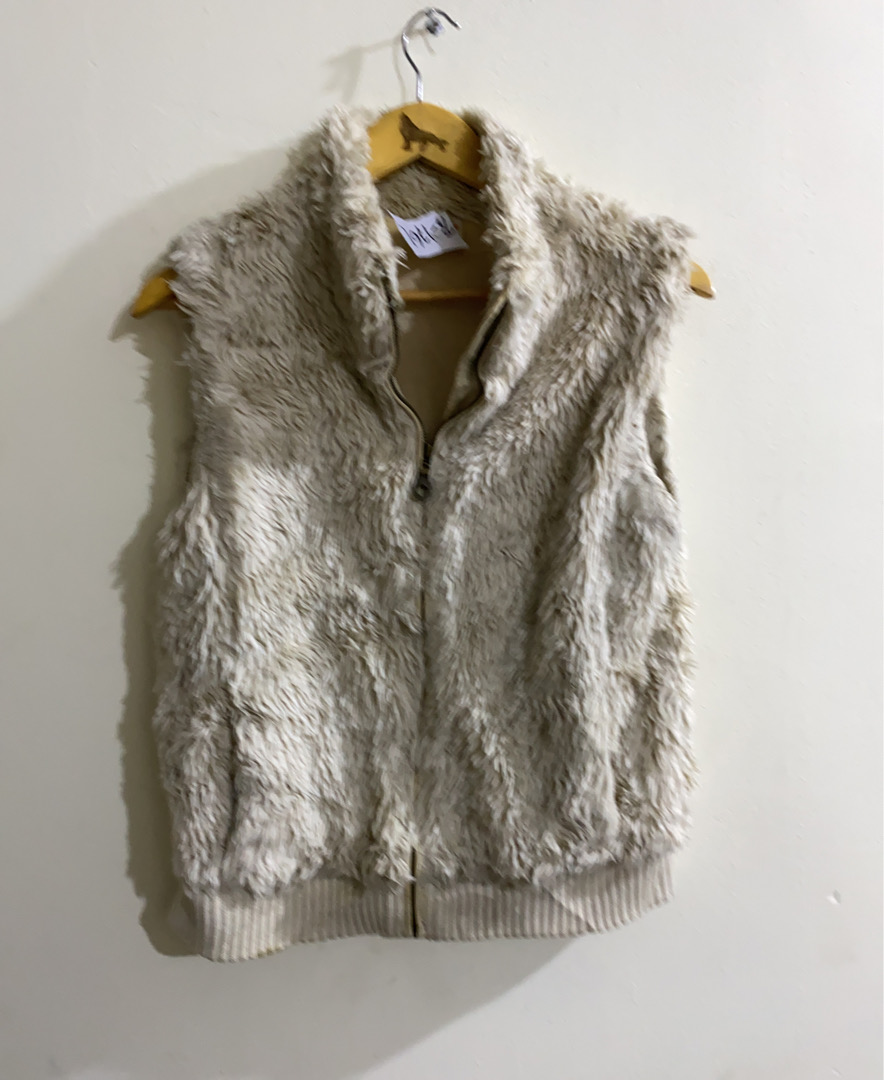 Flauschige ärmellose Weste