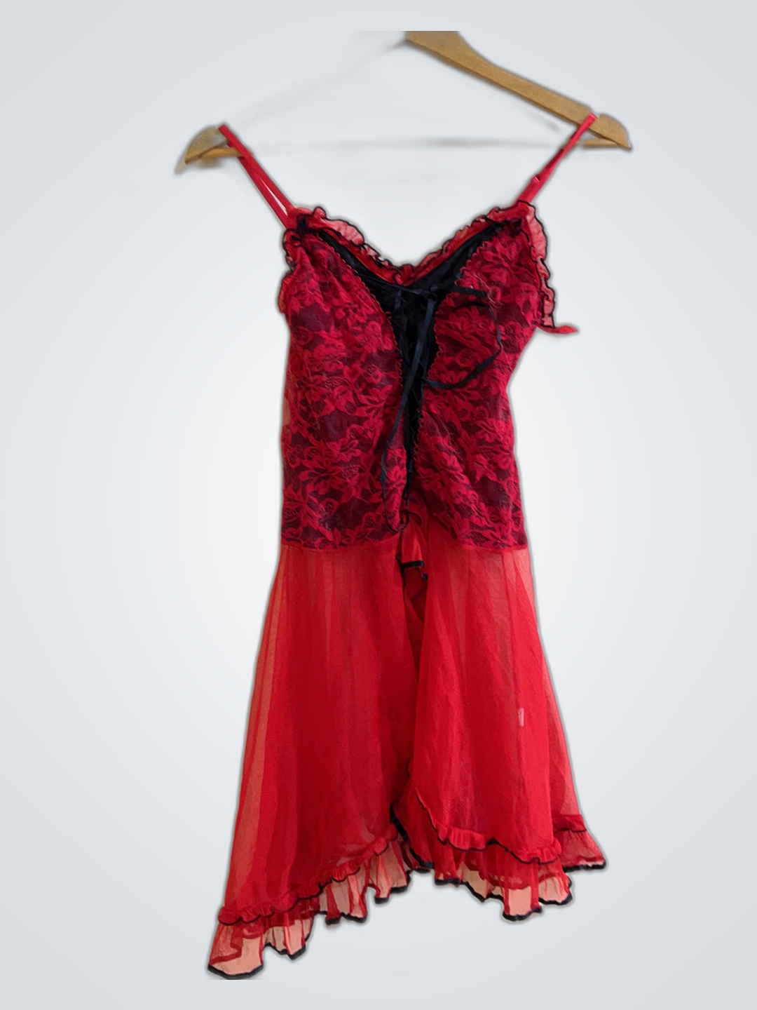 Nuisette en dentelle rouge