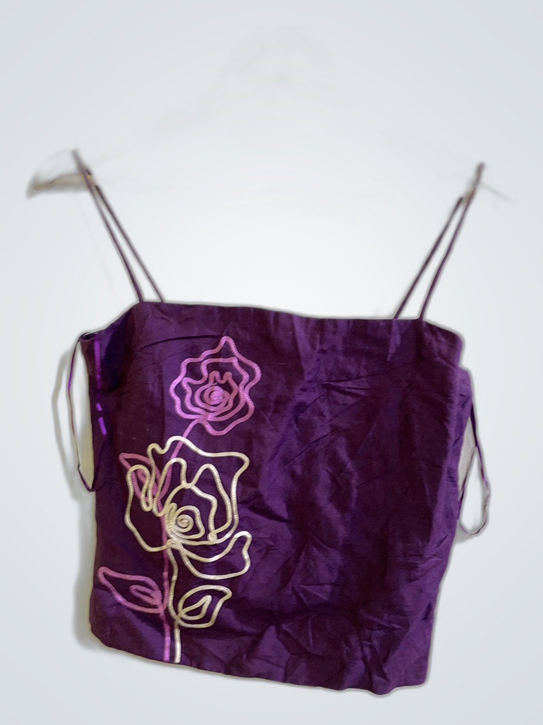 Top à bretelles violettes