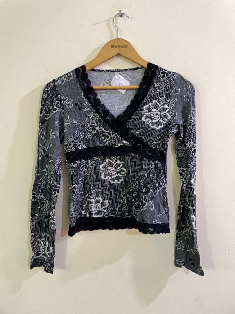 Top à manches longues avec bordure en dentelle