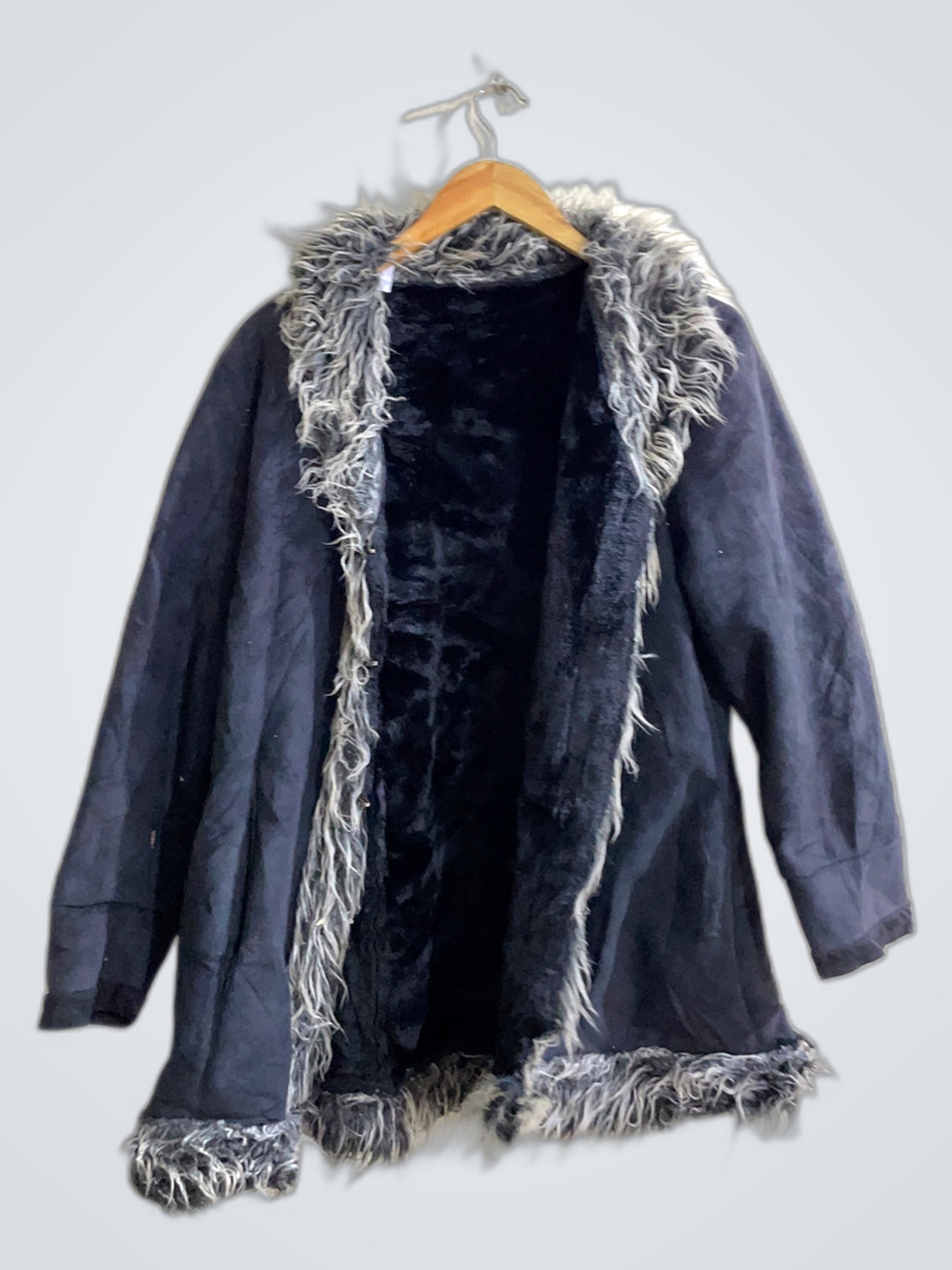 Casaco Azul Marinho com Detalhe de Pele
