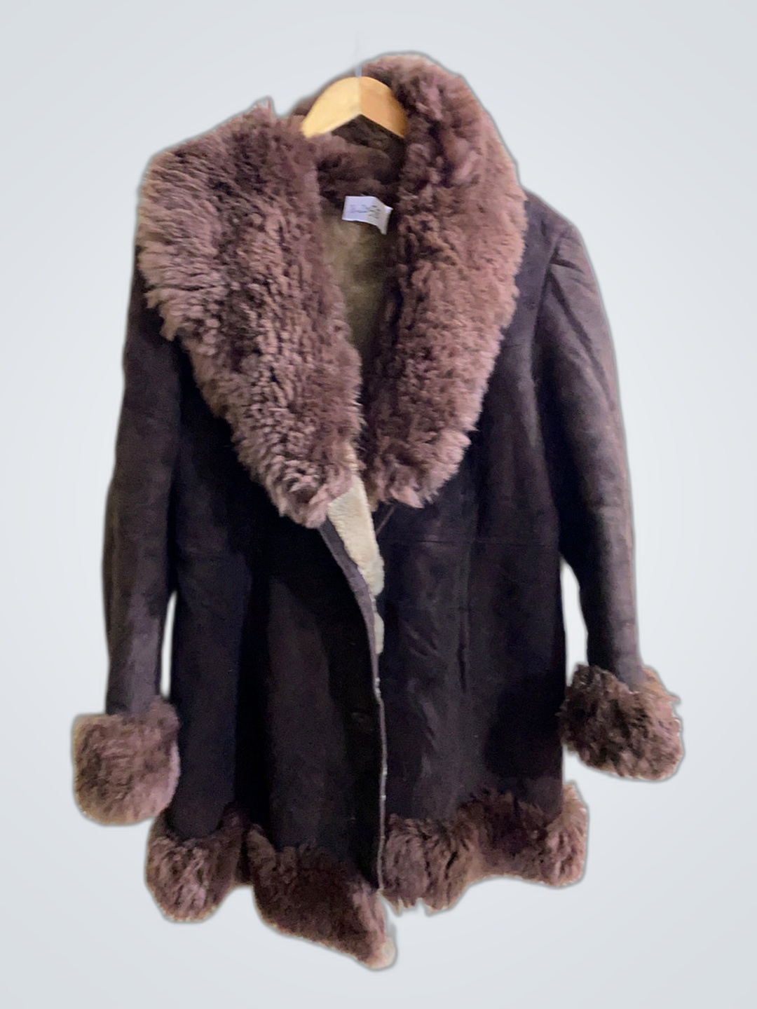 Casaco Marrom com Detalhes em Pelo