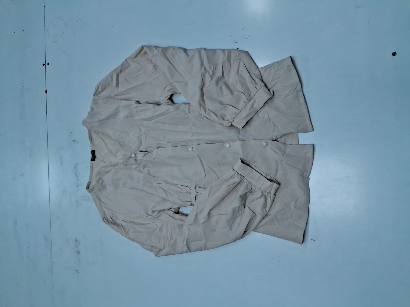 Vonda Beige Long Sleeve Ruffle V-Neck Blouse Size ..