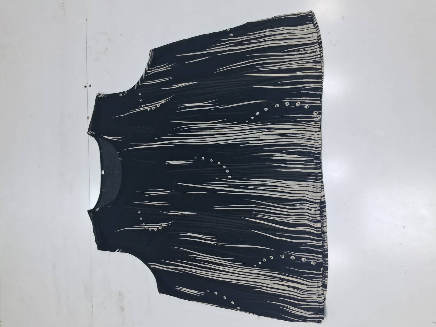 Black Pleated Sleeveless Blouse with White Stripe ..