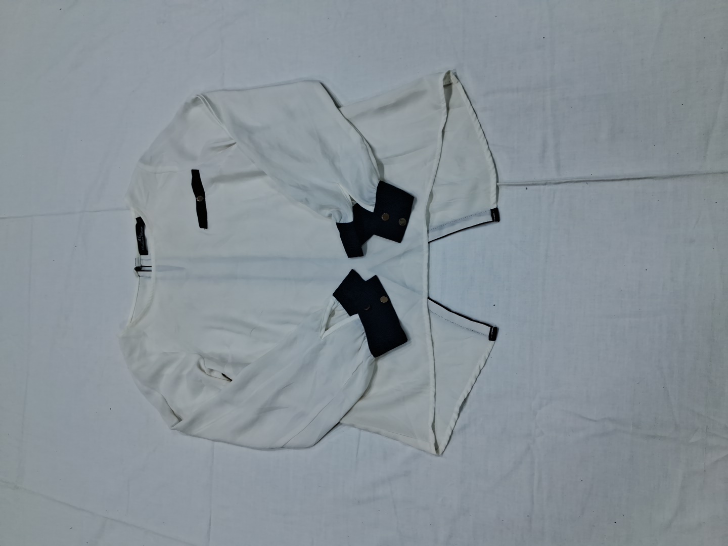 Brilliance Boutique White Long Sleeve Blouse