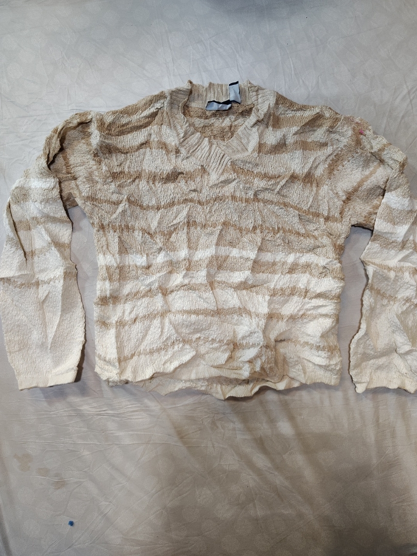 Suéter de malha listrado bege Liz Claiborne