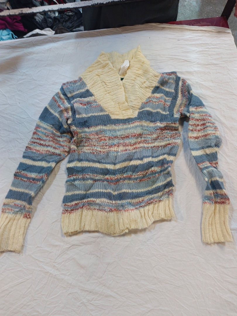 Pull en tricot rayé
