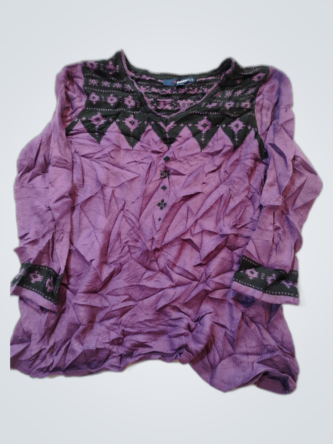 Blusa Tricot Roxa com Estampa Preta