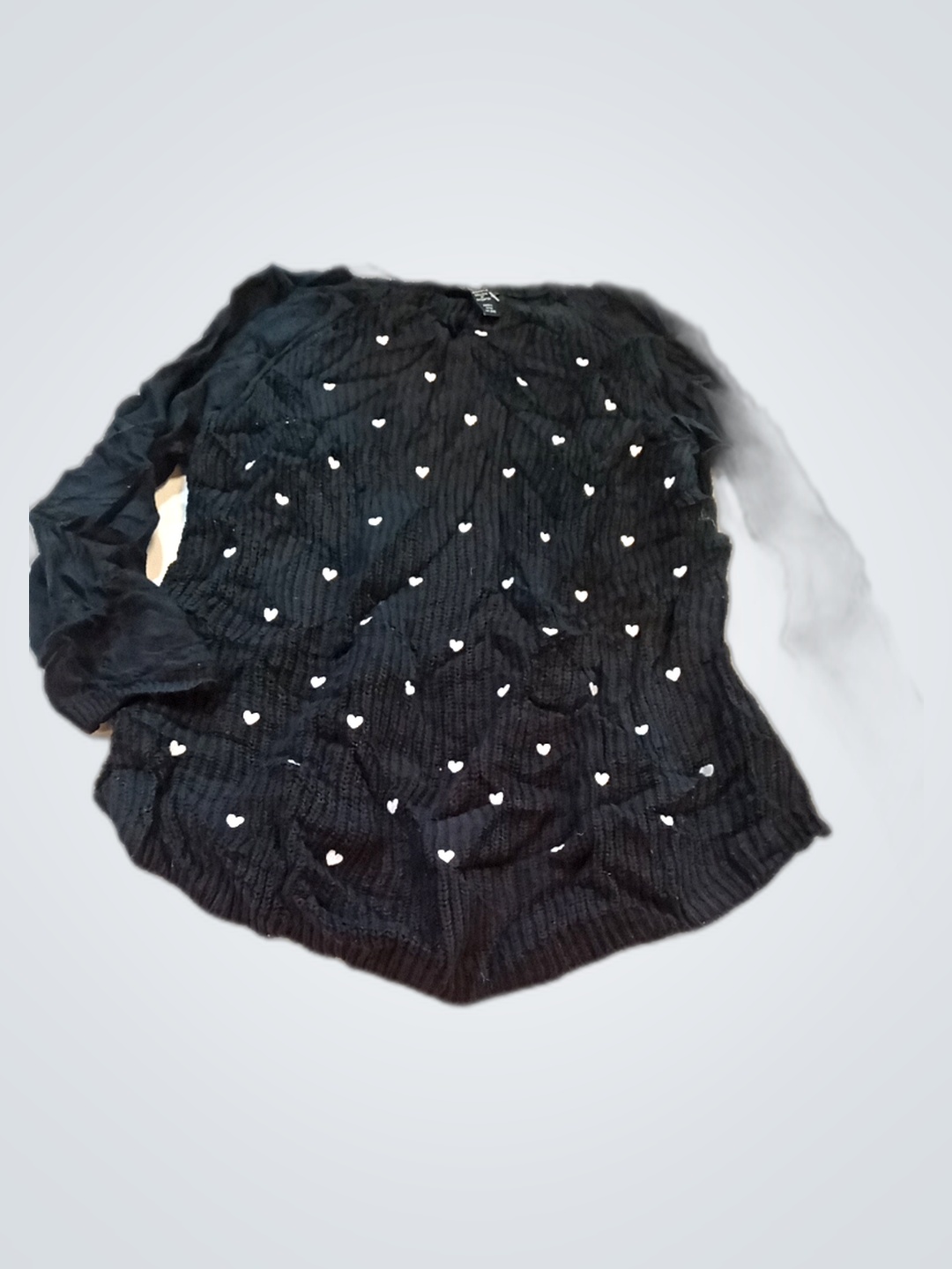 Top à manches longues à motif cœur noir