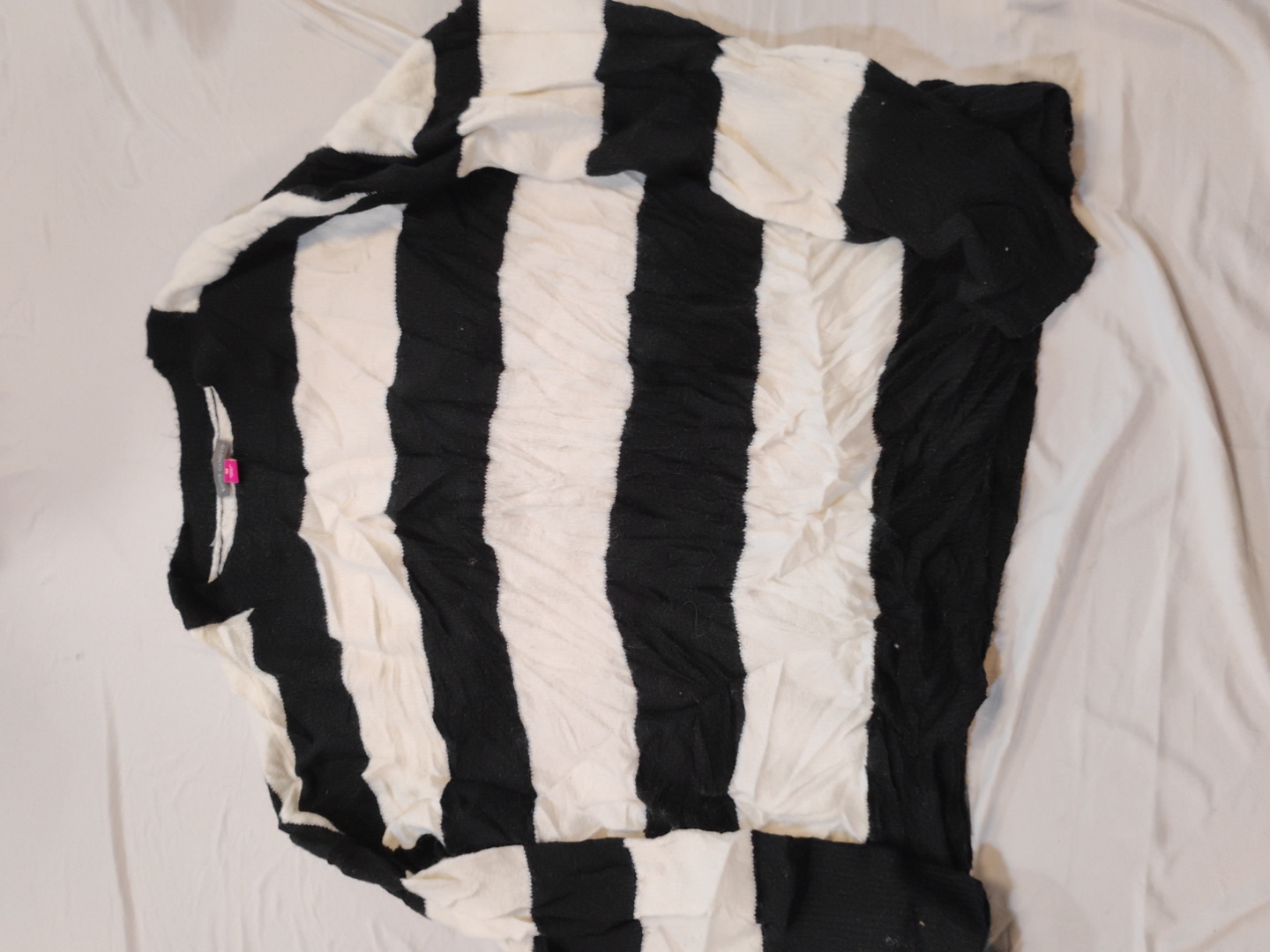 Pull rayé noir et blanc